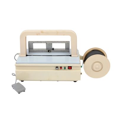 Máquina de bandaje de bandejas de plástico semiautomática